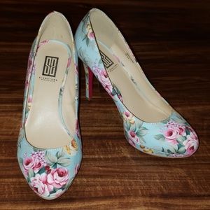 Floral barely worn heels